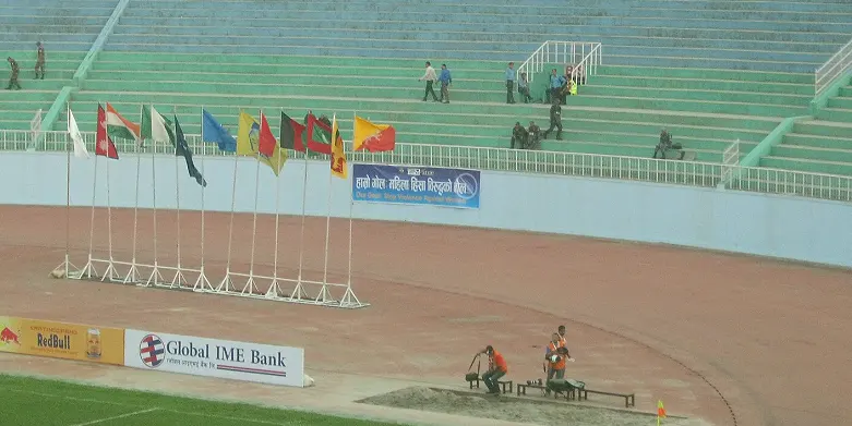 意大利球场外与城市建筑实拍(高位防线的代价)